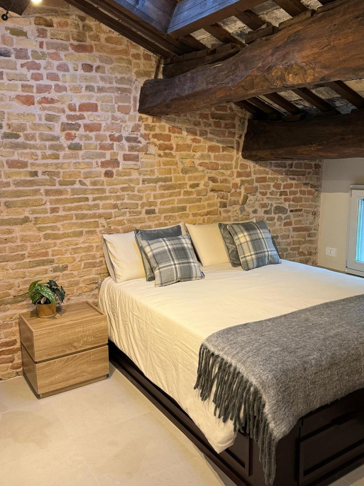 Noua Luxury Studio Apartments Равенна Екстер'єр фото