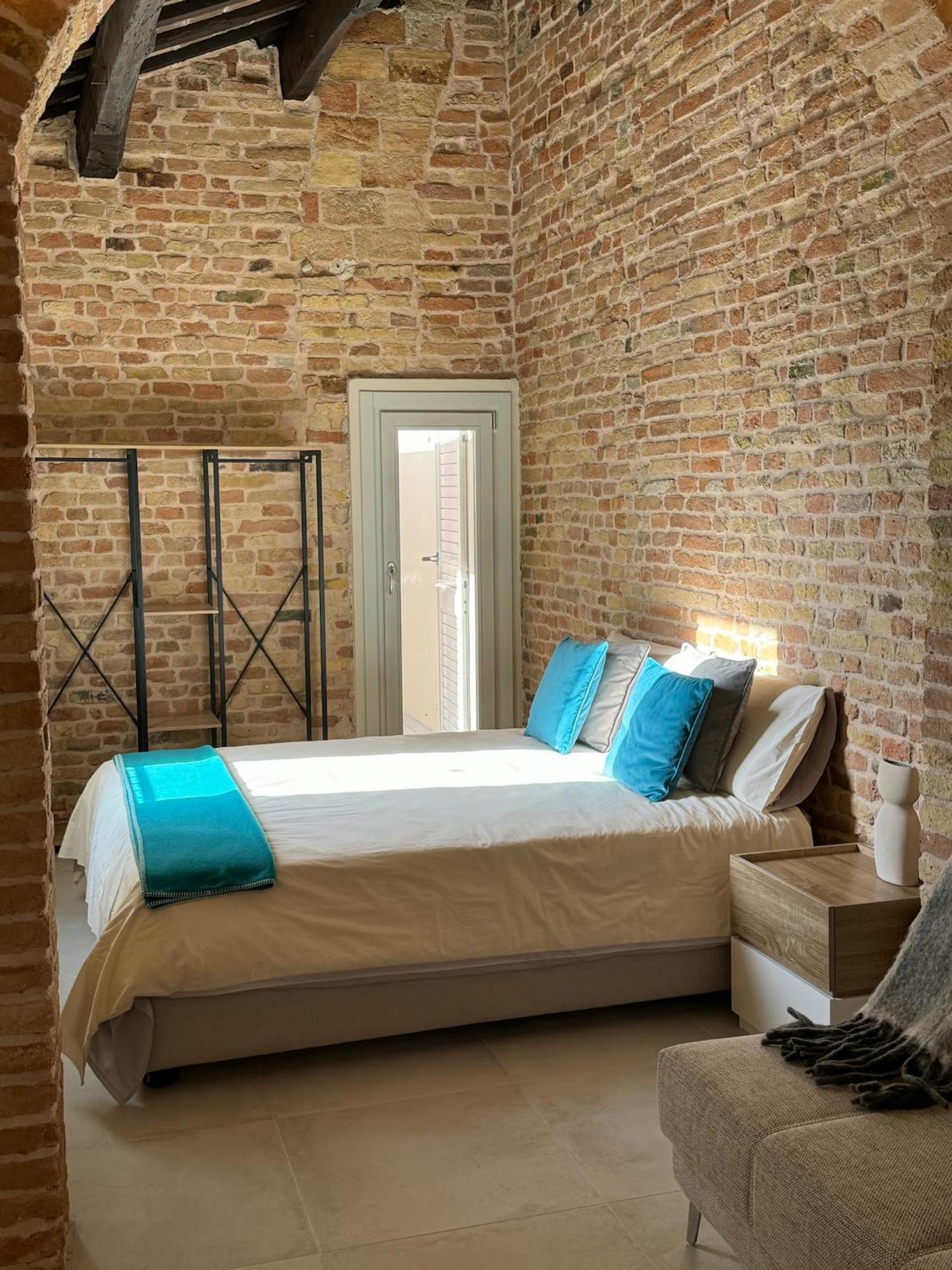 Noua Luxury Studio Apartments Равенна Екстер'єр фото